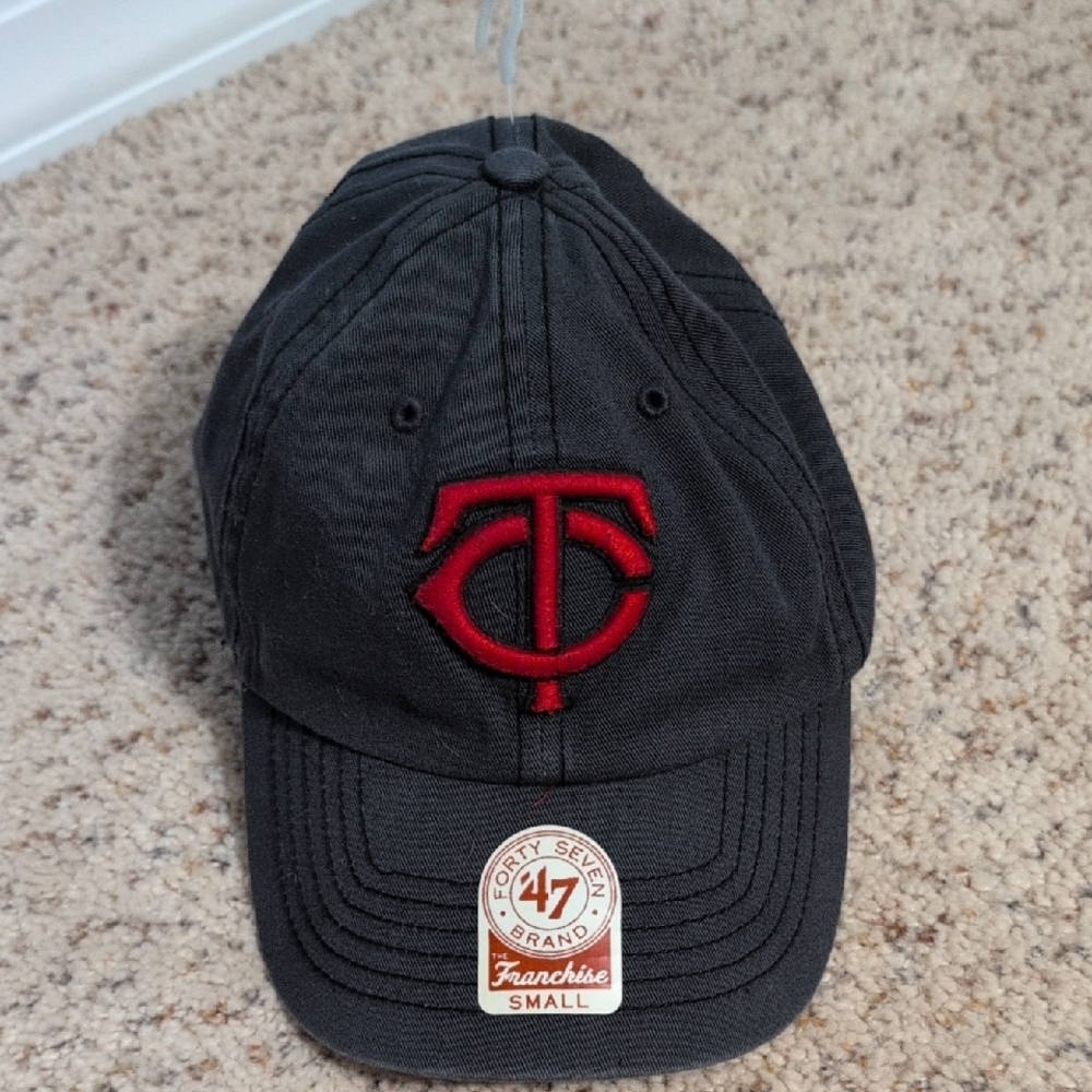 47 Brand Black and Red Minnesota Twins Women's Hat Small